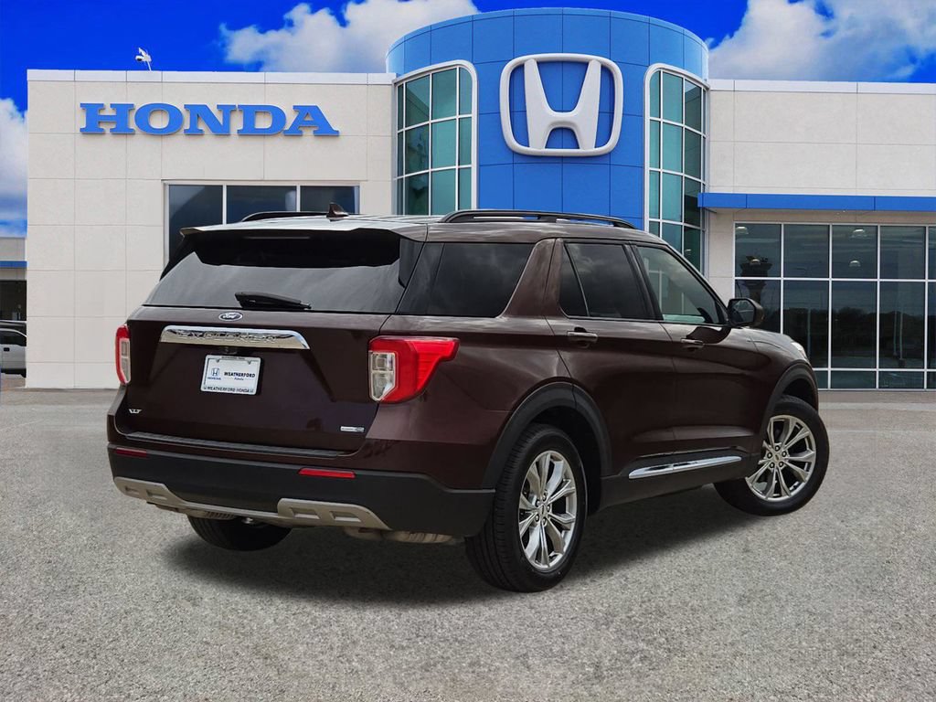 Used 2020 Ford Explorer XLT w/ Equipment Group 202A AWD/4WD image 3