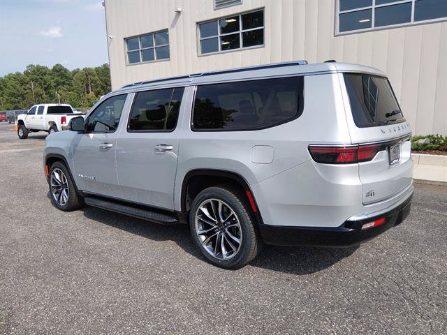 Certified 2024 Jeep Wagoneer L Series II w/ Premium Group I AWD/4WD image 5