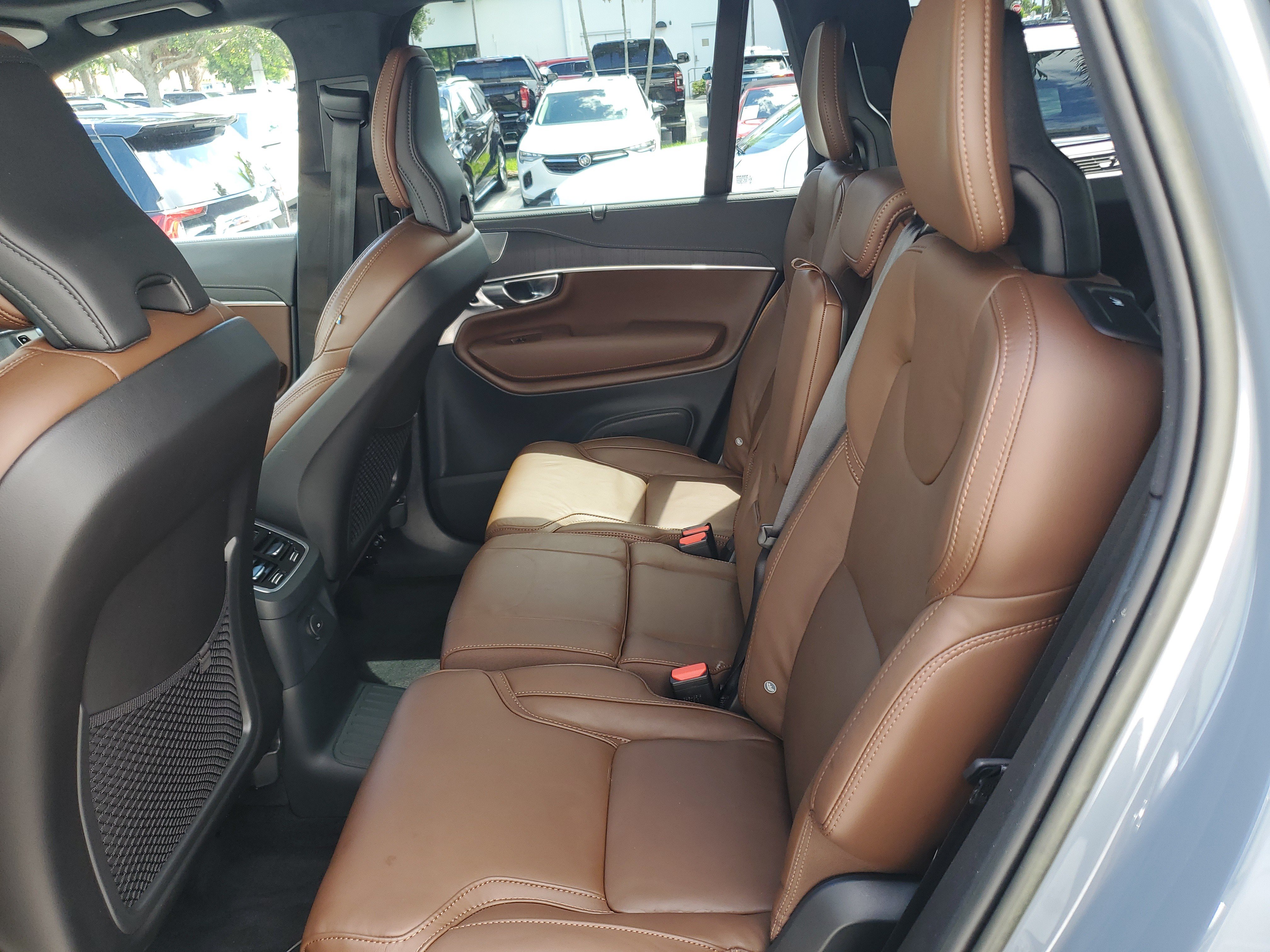 Used 2023 Volvo XC90 T8 Ultimate AWD/4WD image 11