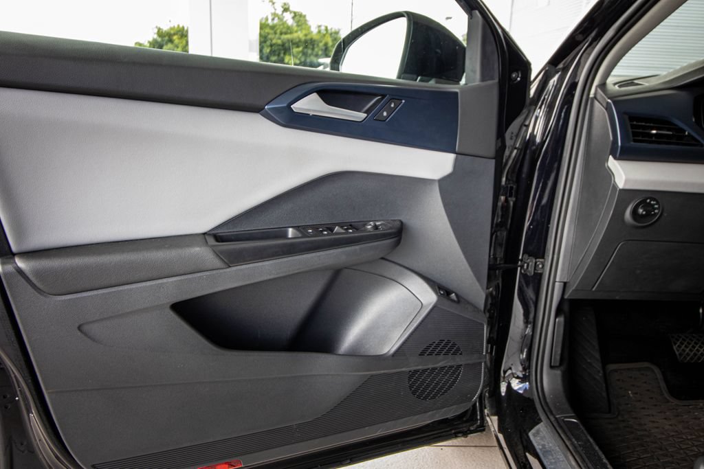 Certified 2023 Volkswagen Taos SE w/ Panoramic Sunroof Package FWD image 20