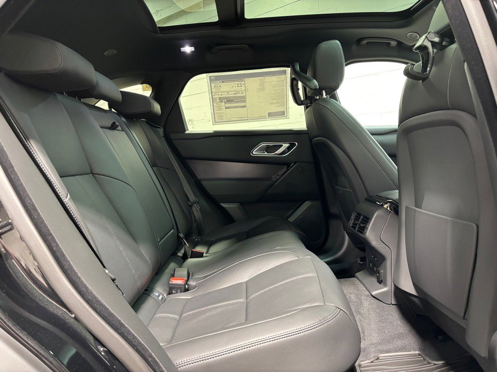 New 2026 Land Rover Range Rover Velar Dynamic SE image 39