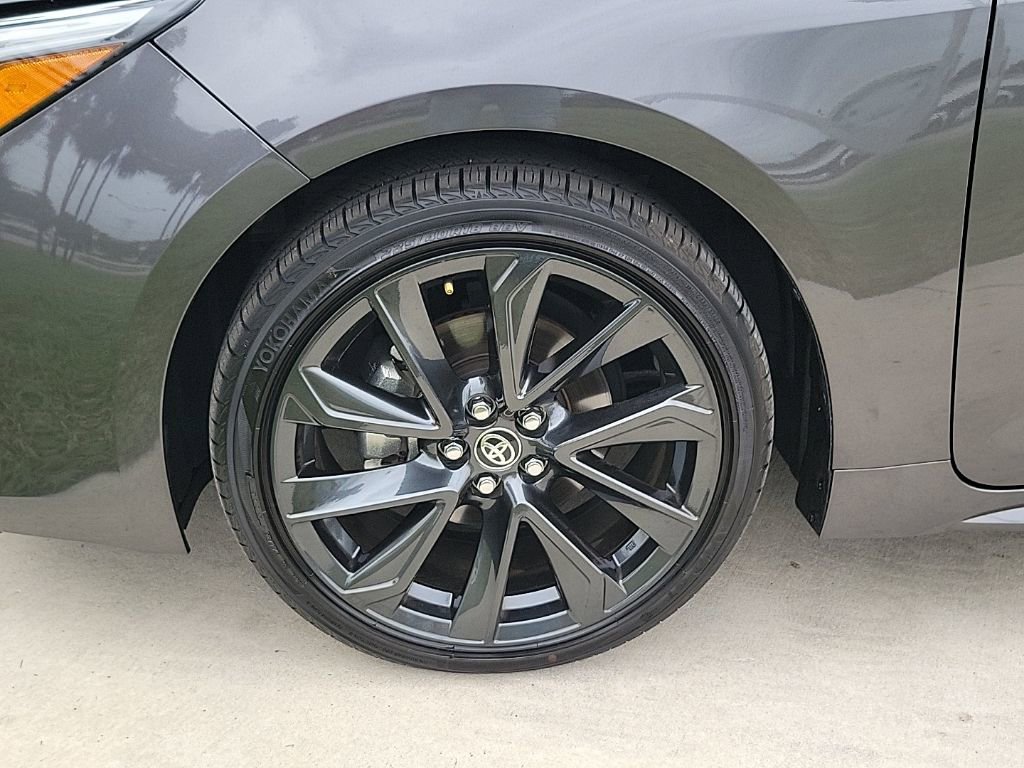 Used 2025 Toyota Corolla XSE image 3