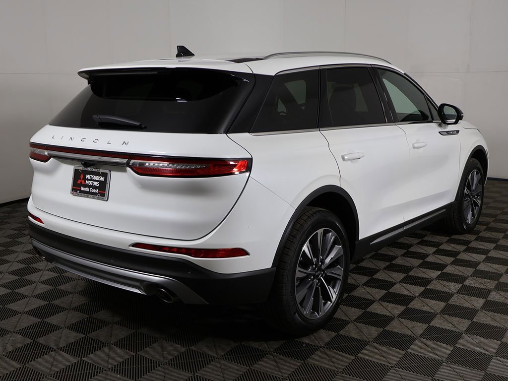 Used 2022 Lincoln Corsair Reserve w/ Elements Package image 12