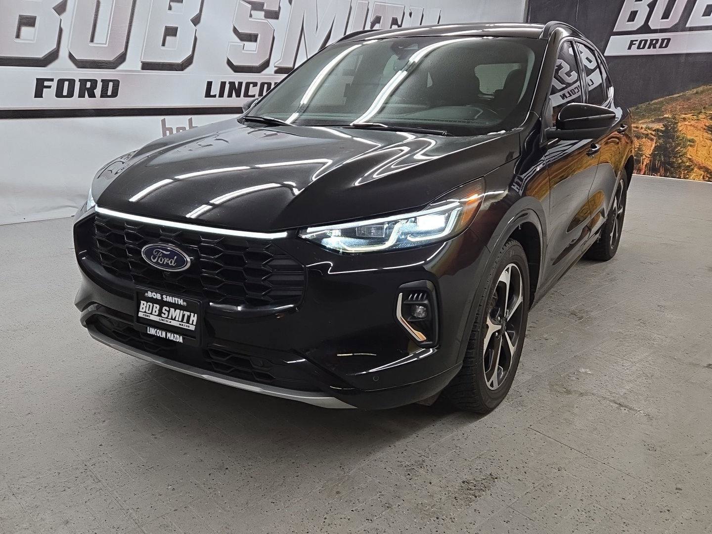 Used 2023 Ford Escape ST-Line Elite AWD/4WD image 18