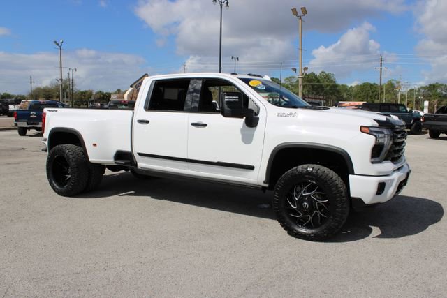 Used 2024 Chevrolet Silverado 3500 High Country w/ High Country Premium Package image 14
