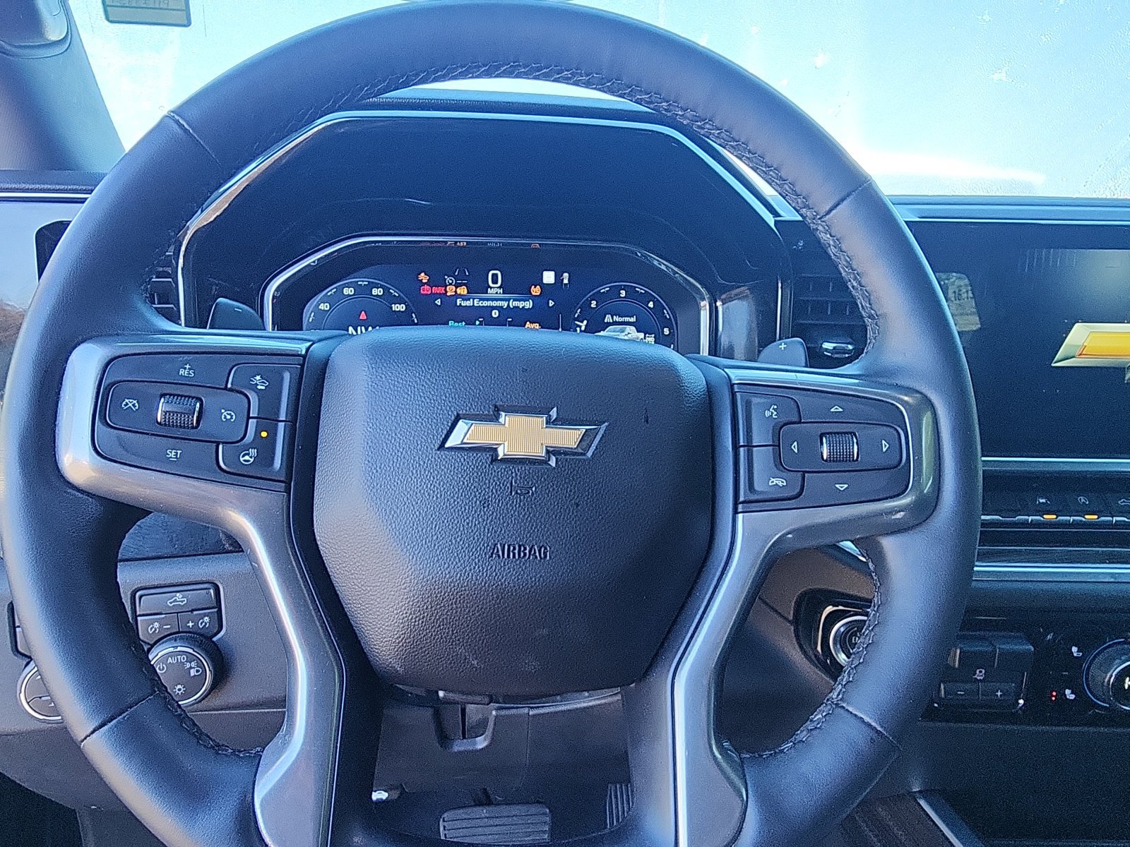 Used 2023 Chevrolet Silverado 1500 LT AWD/4WD image 12