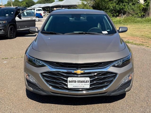 Used 2025 Chevrolet Malibu LT FWD image 2