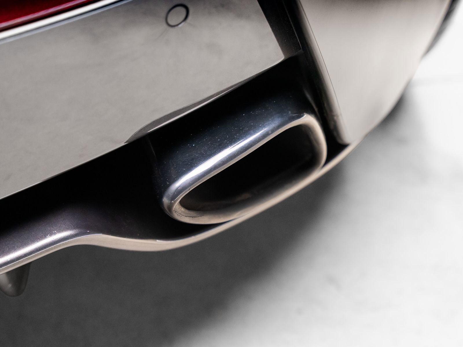 Used 2018 McLaren 570S Spider RWD image 46