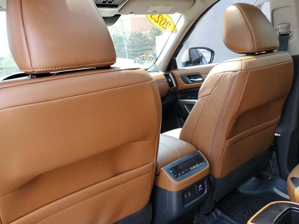 Used 2023 Nissan Pathfinder Platinum AWD/4WD image 30