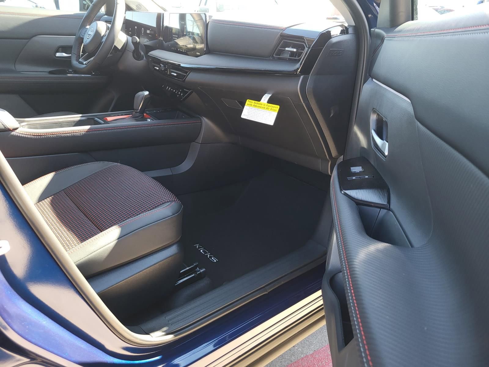 New 2026 Nissan Kicks SR w/ SR Premium Package FWD image 13