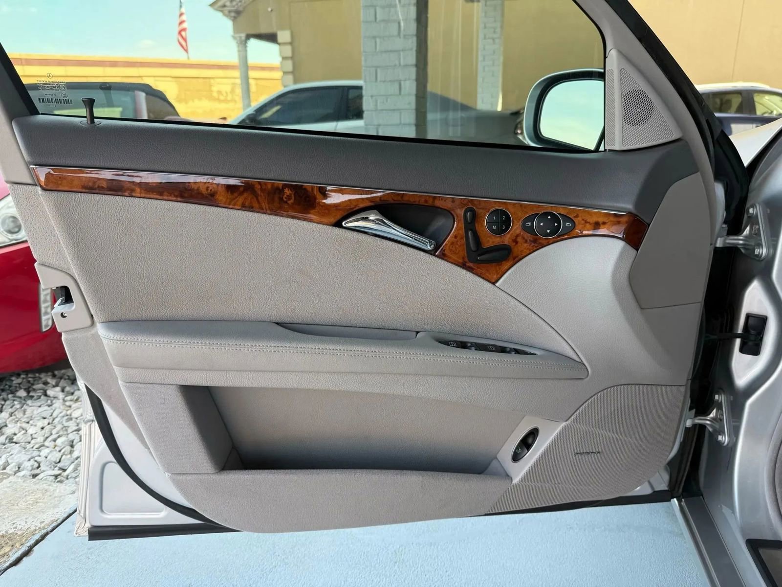 Used 2005 Mercedes-Benz E 320 Sedan image 17