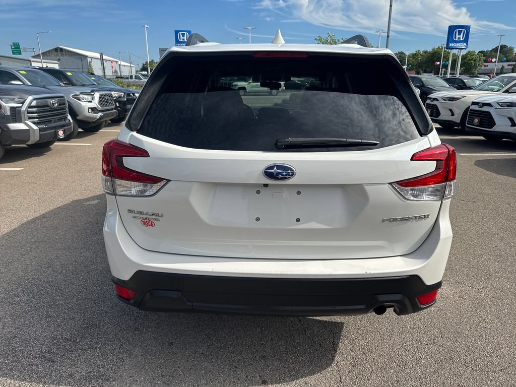 Used 2020 Subaru Forester Premium AWD/4WD image 6