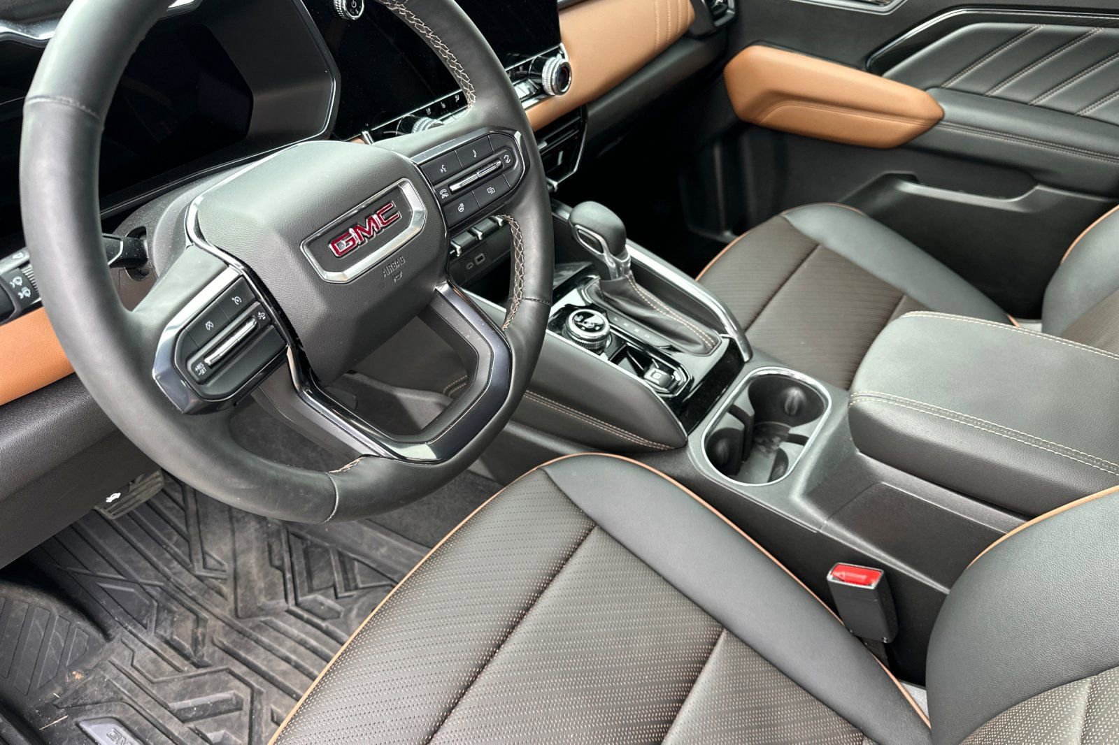 Used 2024 GMC Canyon AT4 w/ LPO, Off Road Lift Package image 9