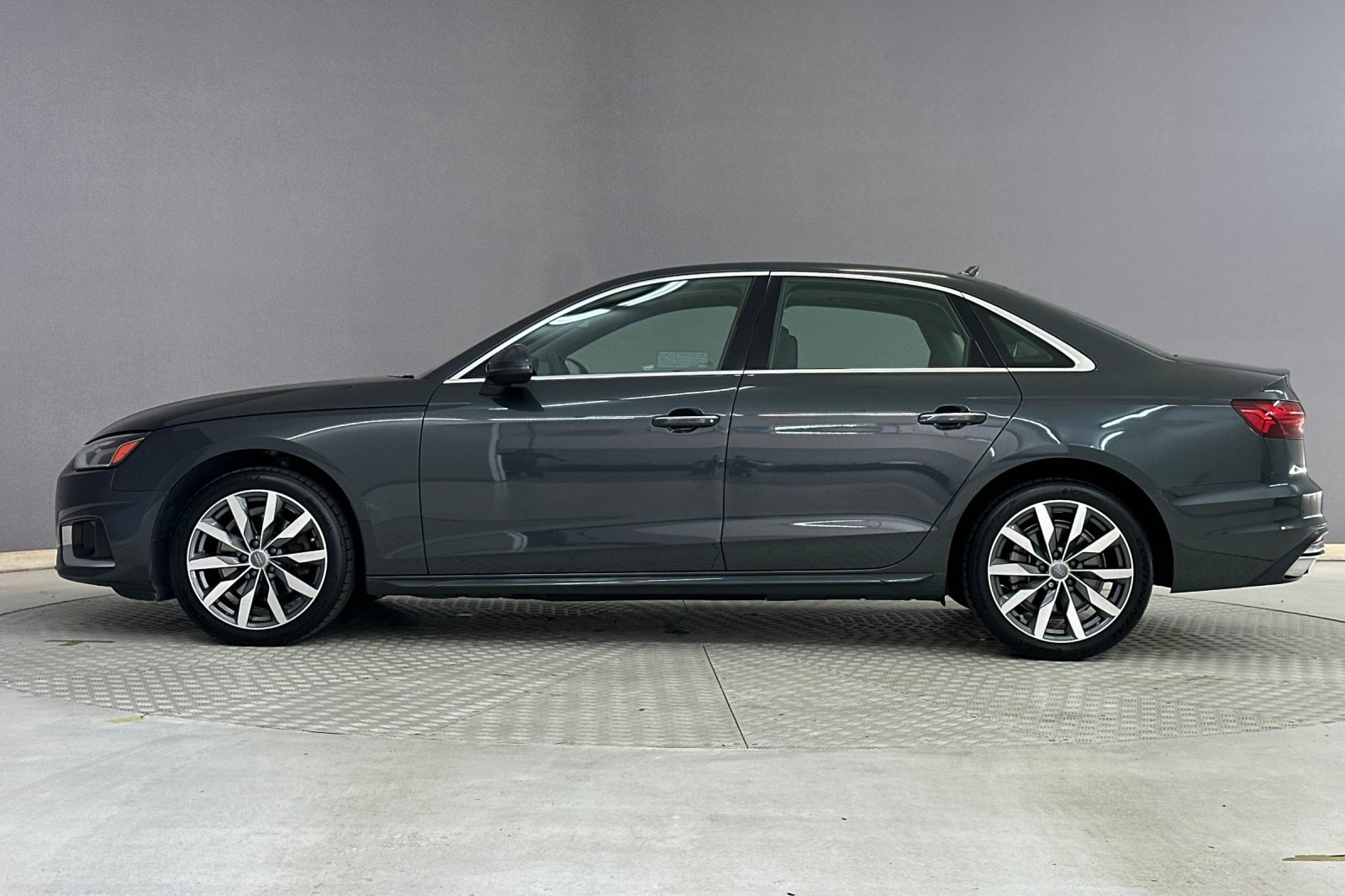Used 2020 Audi A4 2.0T Premium w/ Convenience Package FWD image 2