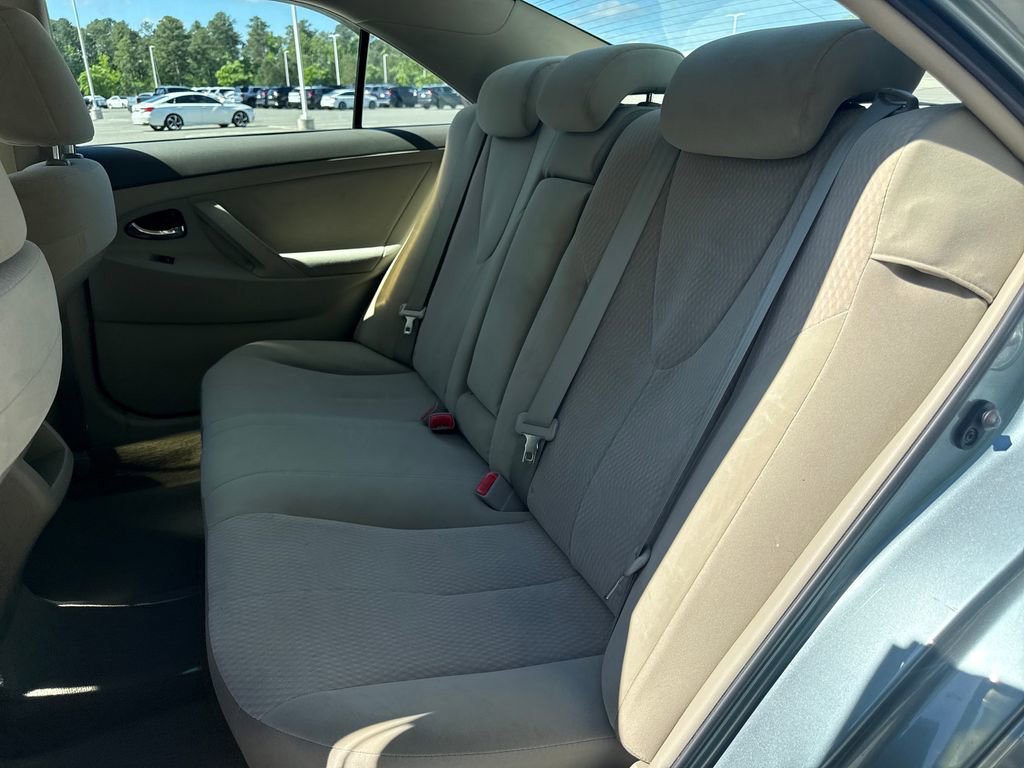 Used 2011 Toyota Camry LE FWD image 31