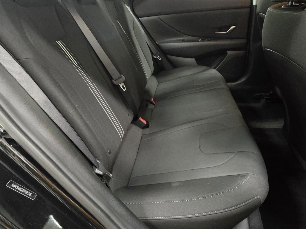 Used 2023 Hyundai Elantra SEL w/ Convenience Package image 18