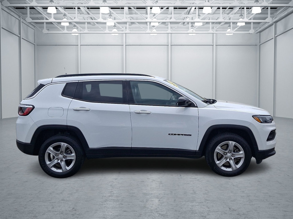 Used 2023 Jeep Compass Latitude AWD/4WD image 6