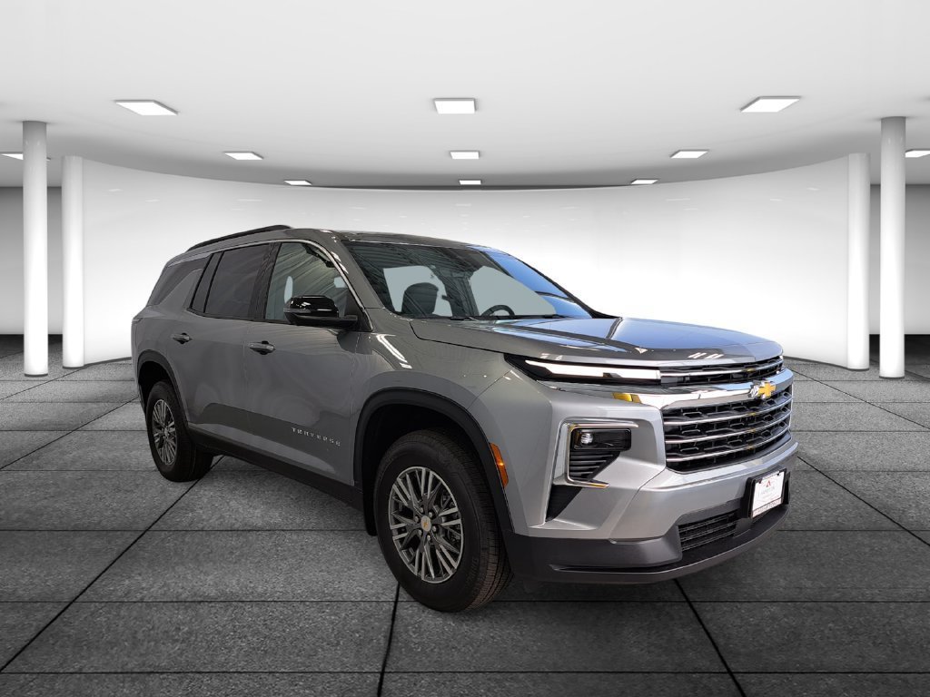 New 2027 Chevrolet Traverse LT w/ Driver Confidence Package FWD image 3