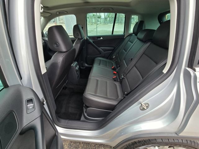 Used 2017 Volkswagen Tiguan Wolfsburg Edition AWD/4WD image 12