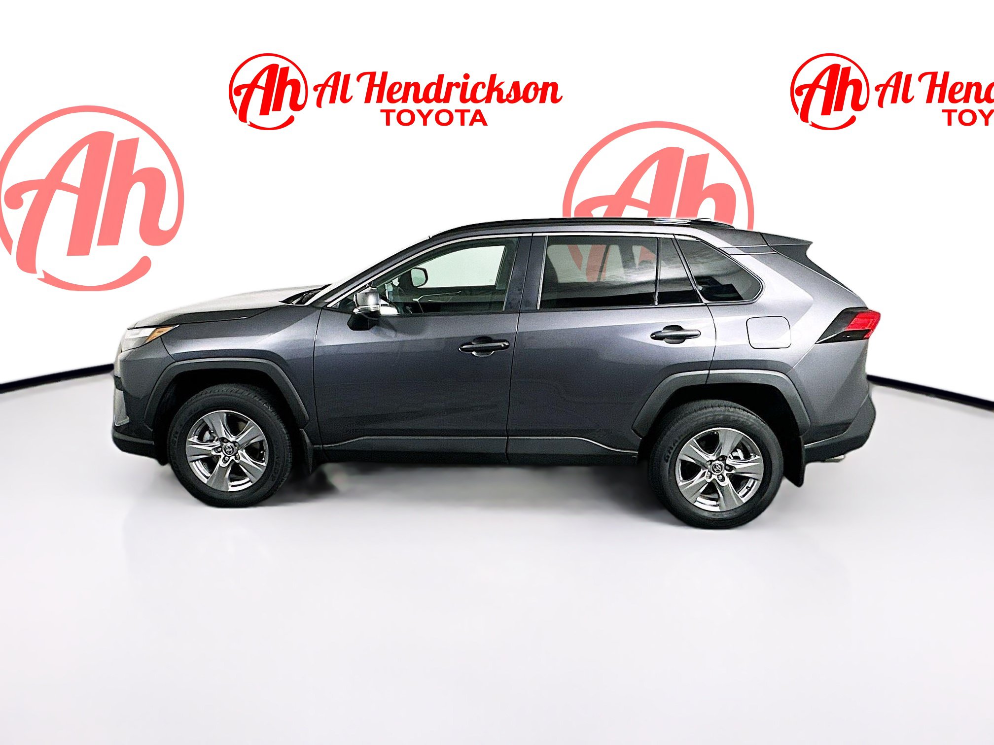 Used 2024 Toyota RAV4 XLE w/ Convenience Package FWD image 6