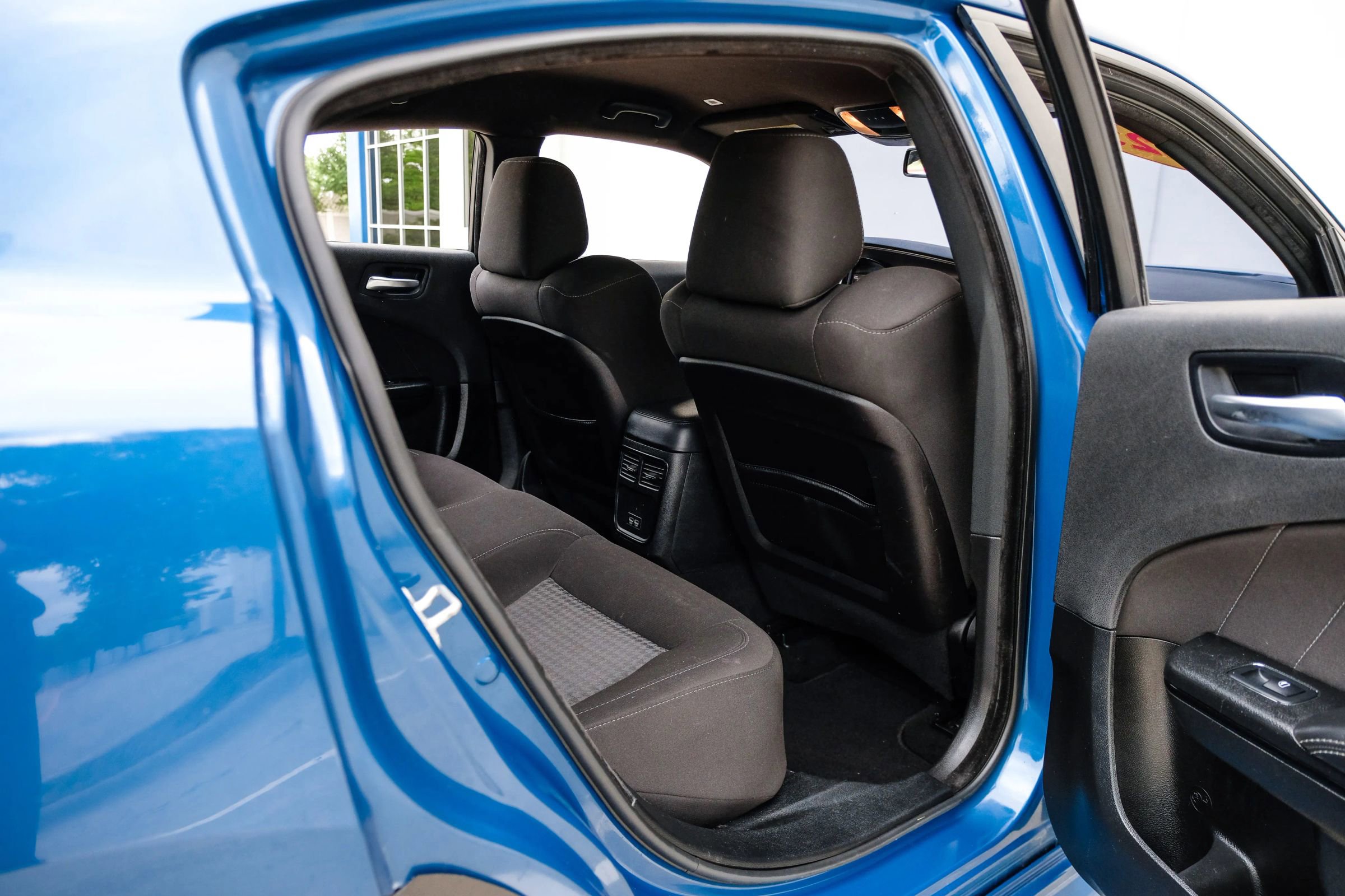 Used 2023 Dodge Charger R/T w/ Blacktop Package image 37