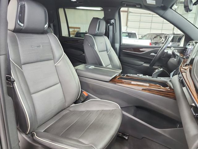 Used 2023 Cadillac Escalade ESV Premium Luxury RWD image 41