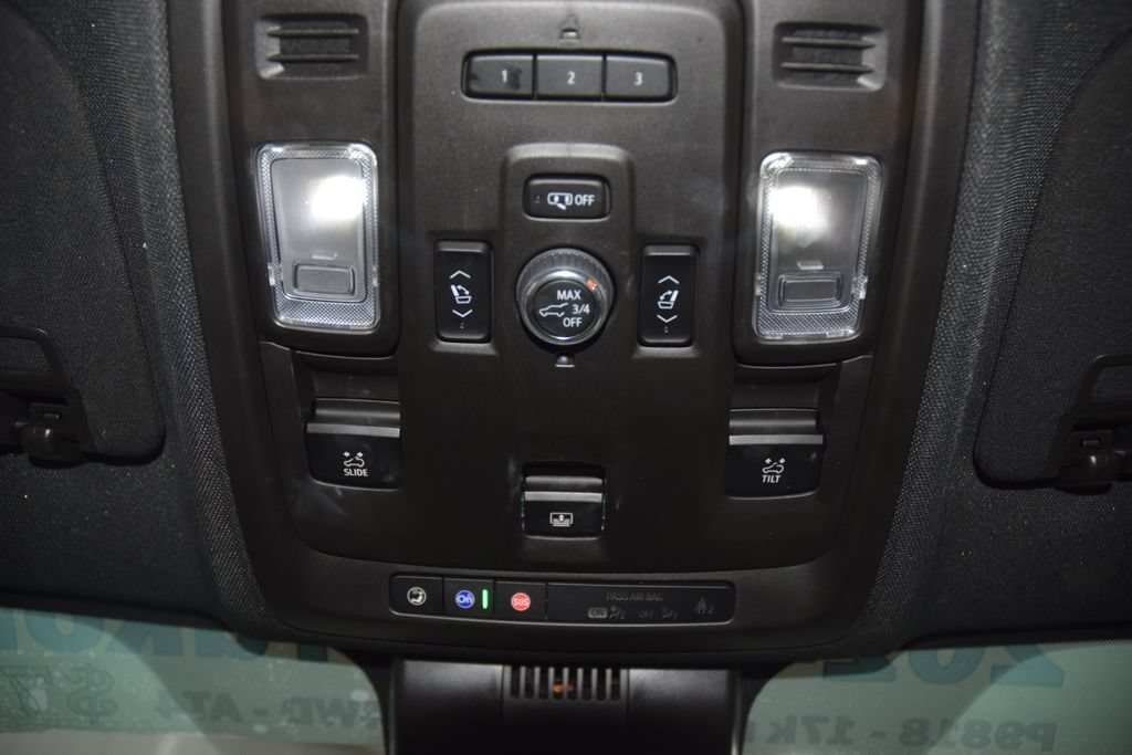 Used 2024 GMC Yukon AT4 AWD/4WD image 54