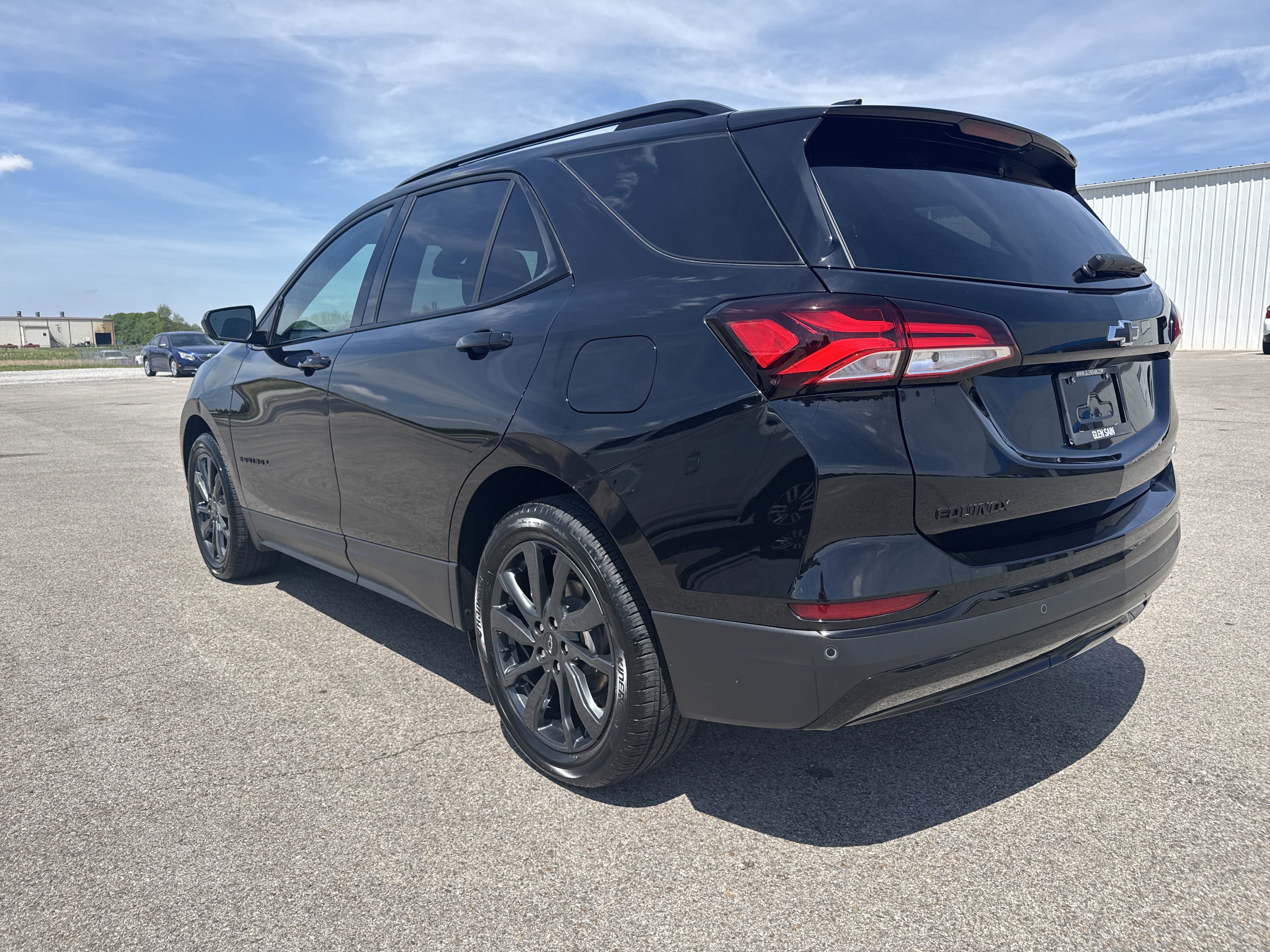 Used 2024 Chevrolet Equinox RS image 3