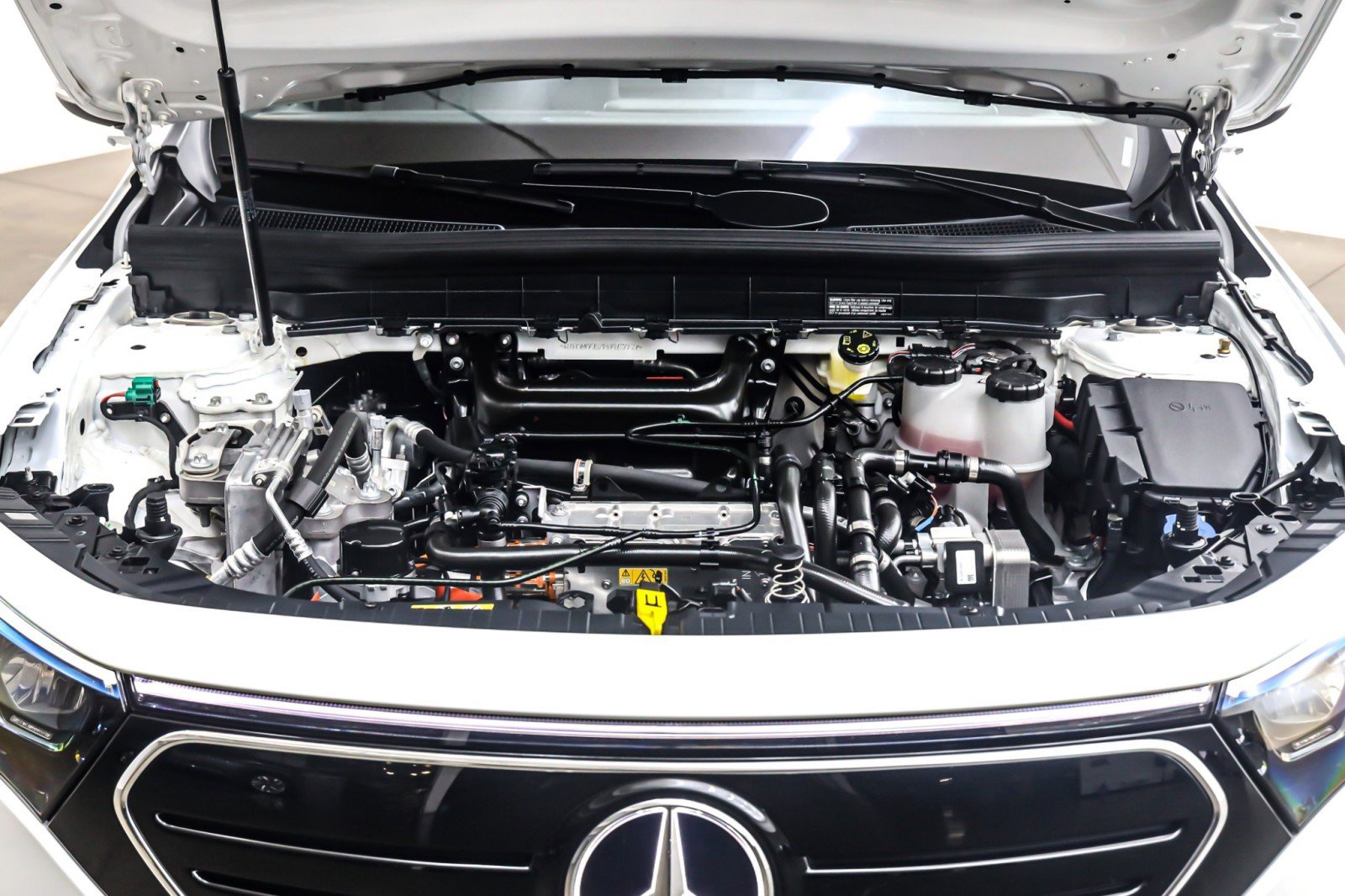 Used 2023 Mercedes-Benz EQB 250+ image 12