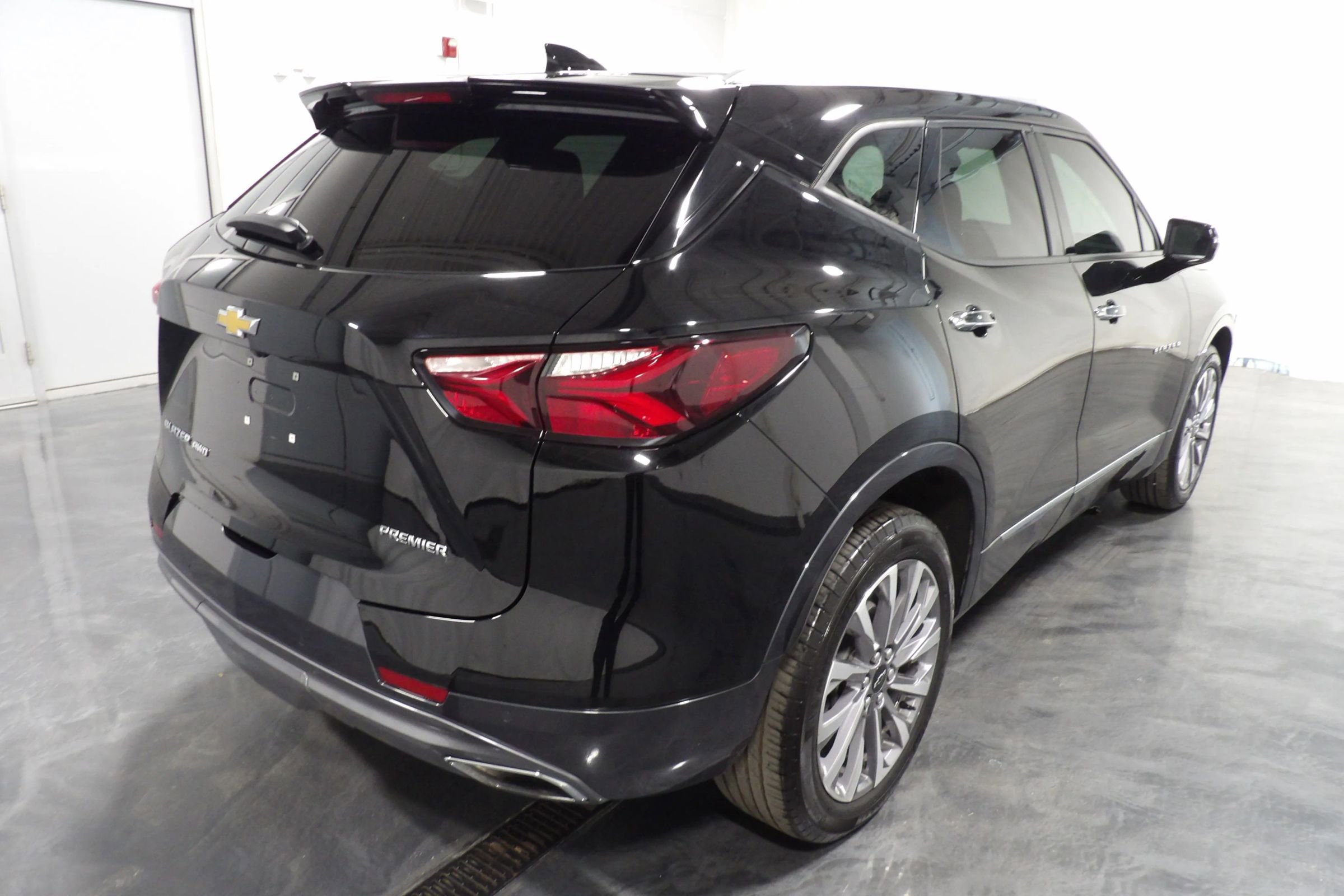 Used 2022 Chevrolet Blazer Premier w/ Enhanced Convenience Package AWD/4WD image 4