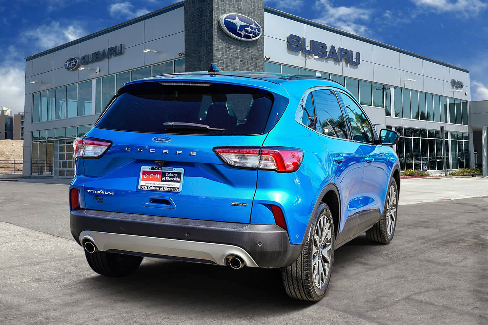 Used 2020 Ford Escape Titanium image 4