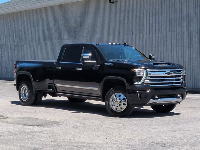 Used 2026 Chevrolet Silverado 3500 High Country w/ High Country Premium Package AWD/4WD image 12