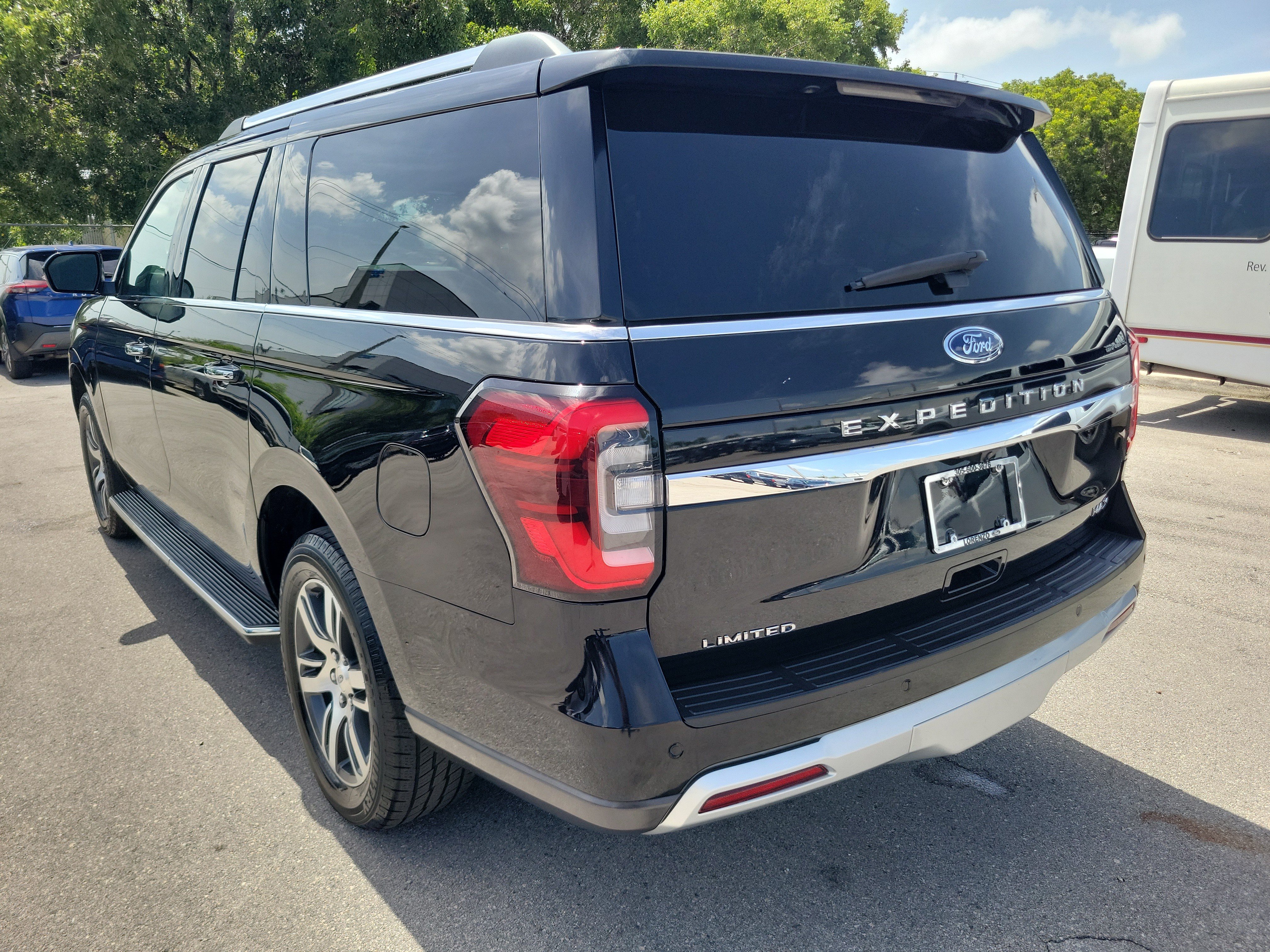 Used 2023 Ford Expedition Max Limited AWD/4WD image 7