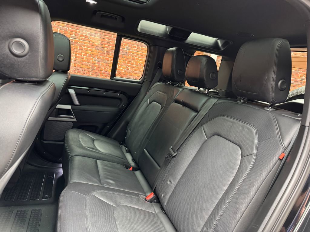 Used 2023 Land Rover Defender 110 X-Dynamic SE AWD/4WD image 25