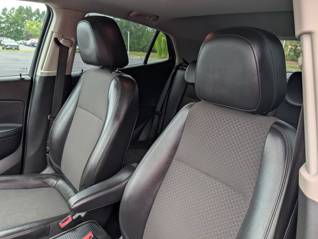 Used 2020 Buick Encore Preferred FWD image 20