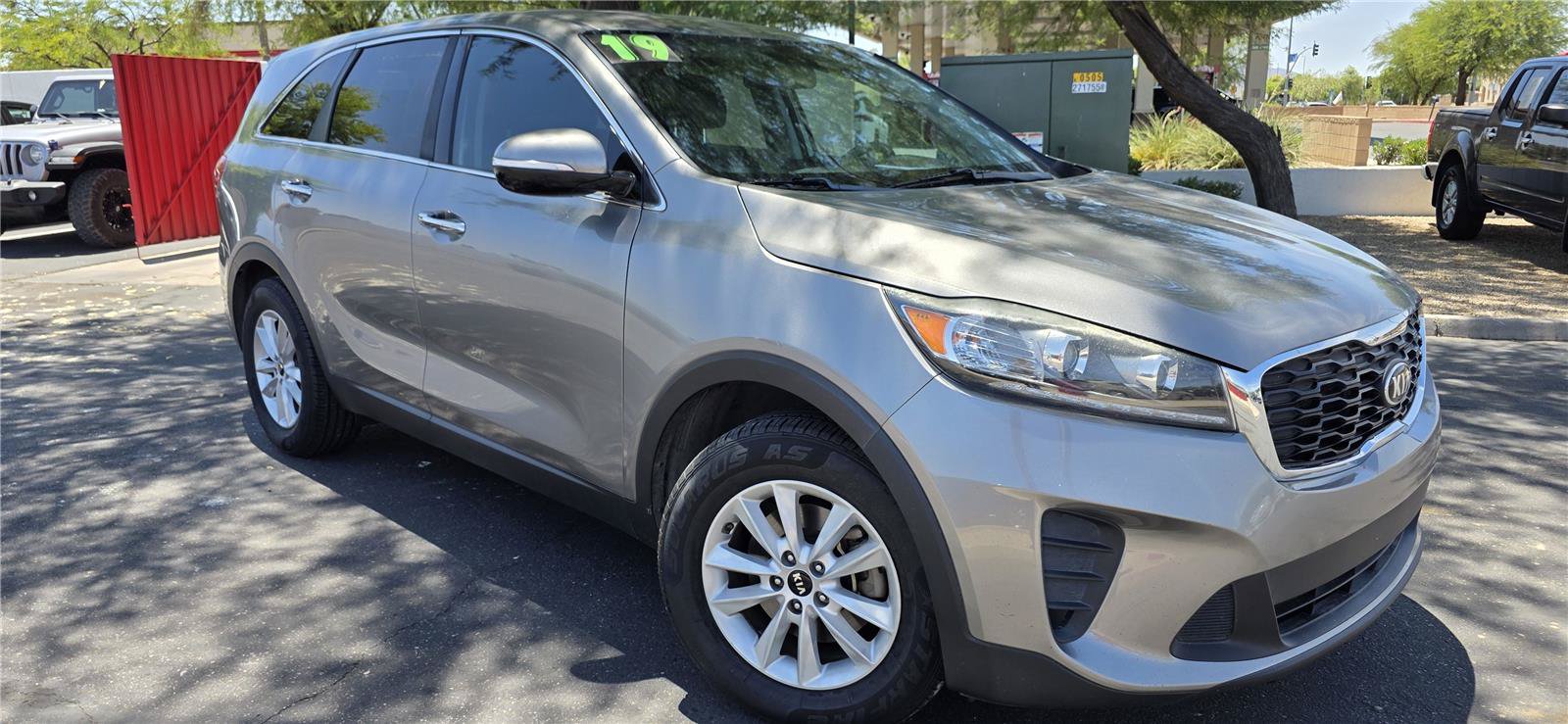 Used 2019 Kia Sorento L FWD image 3
