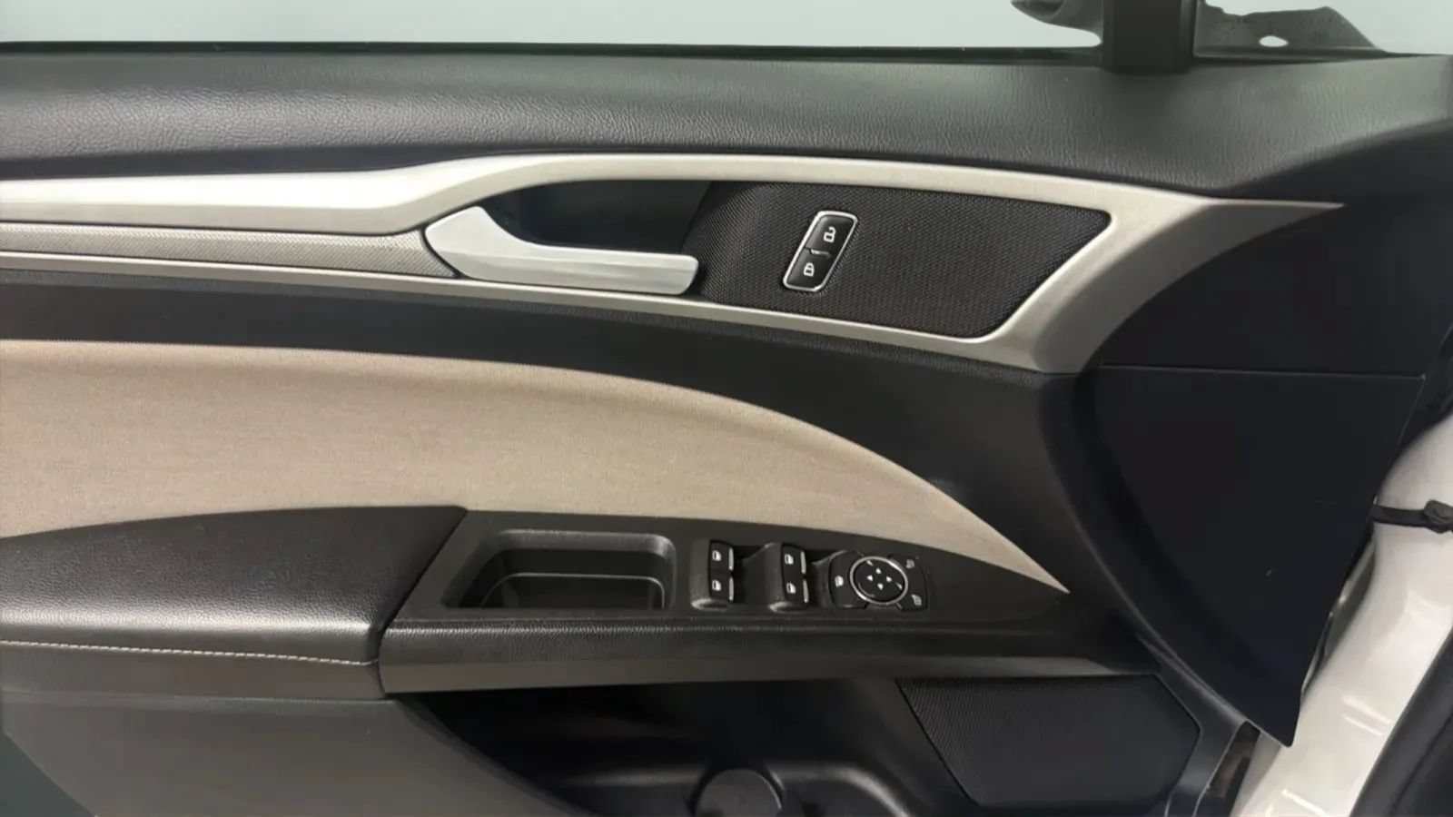 Used 2020 Ford Fusion S FWD image 16