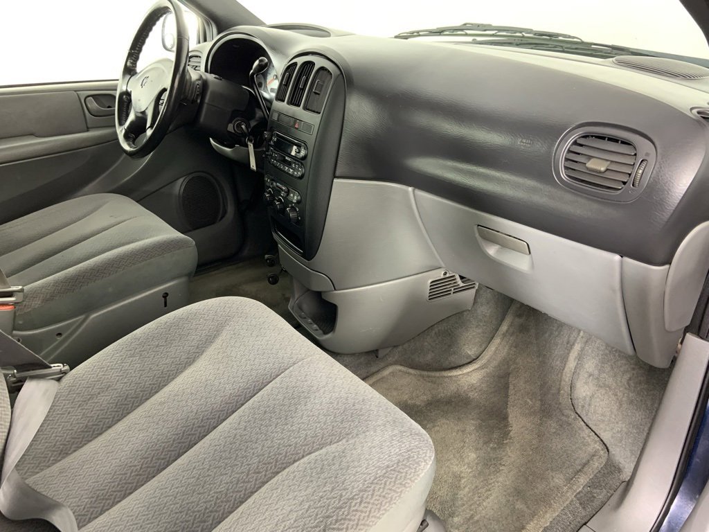 Used 2004 Dodge Grand Caravan SXT image 18