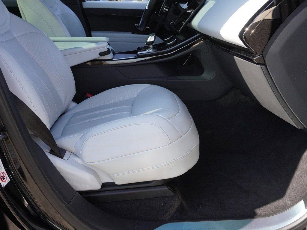 Used 2023 Land Rover Range Rover Sport SE image 31