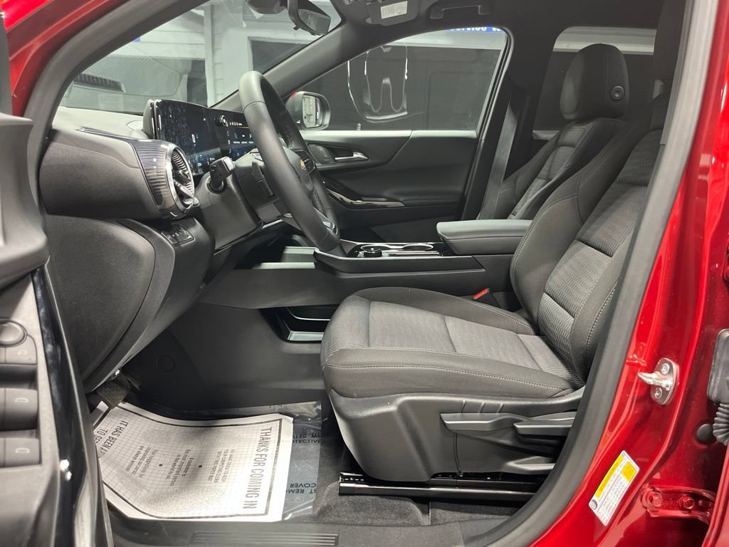 Used 2026 Chevrolet Equinox LT w/ Safety and Technology Package AWD/4WD image 14