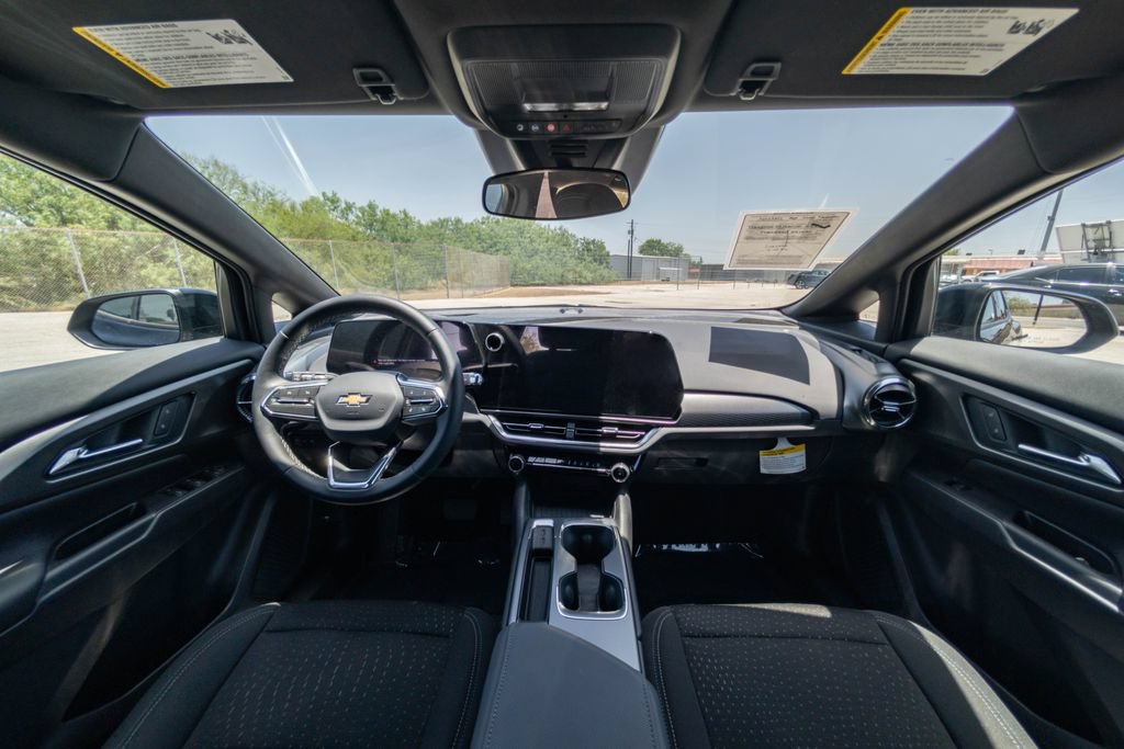 Used 2025 Chevrolet Equinox EV LT w/ Comfort Package FWD image 18