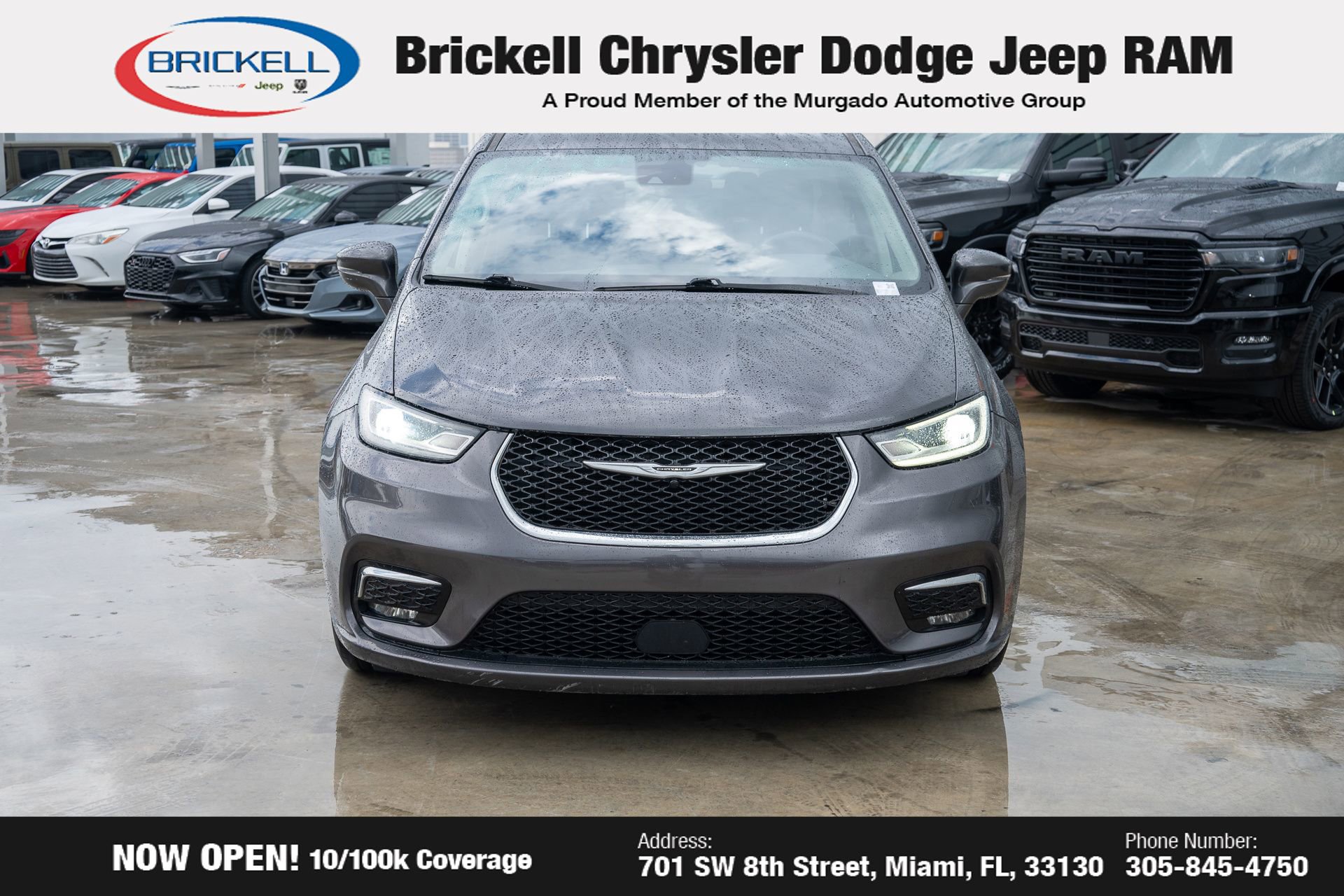 Used 2021 Chrysler Pacifica Touring image 2