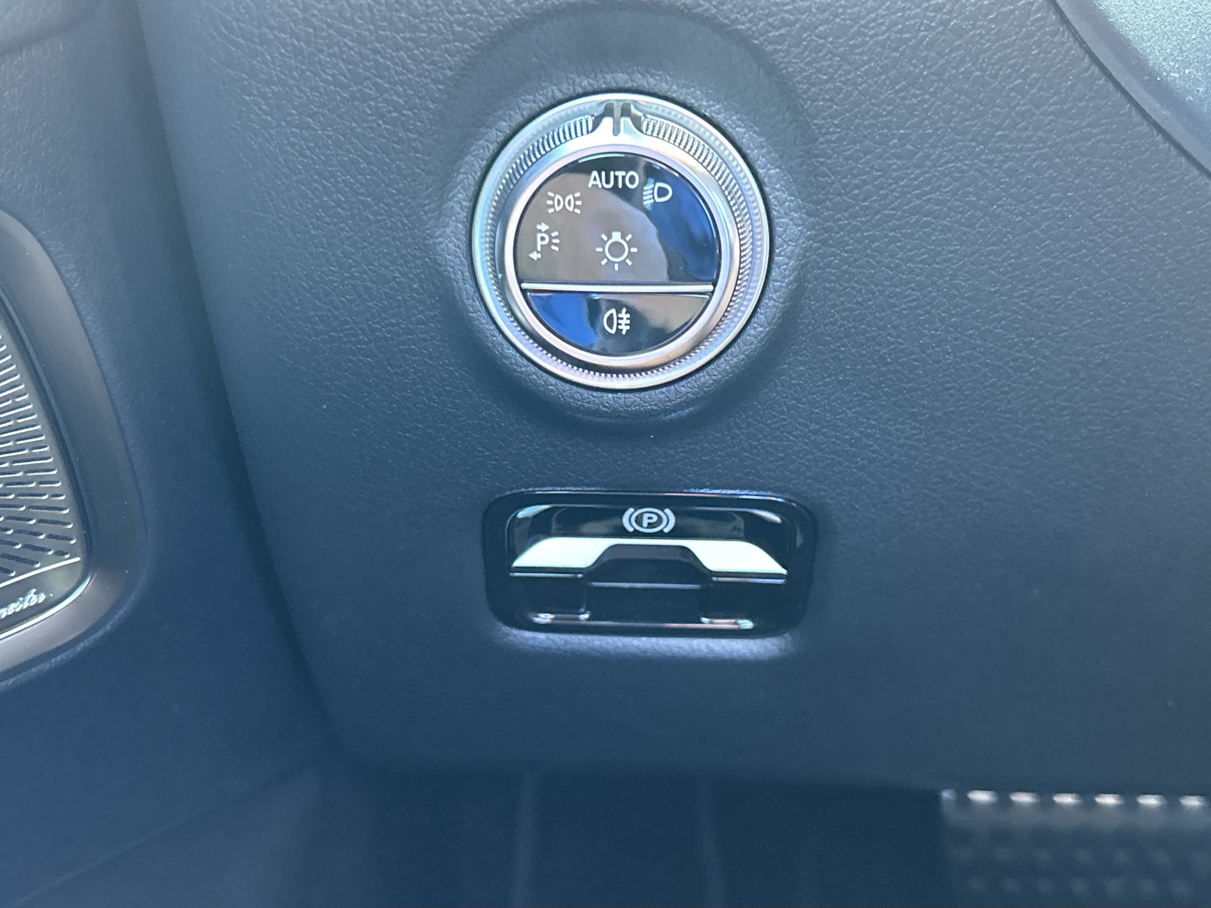 New 2026 Mercedes-Benz CLE 300 4MATIC Coupe image 21