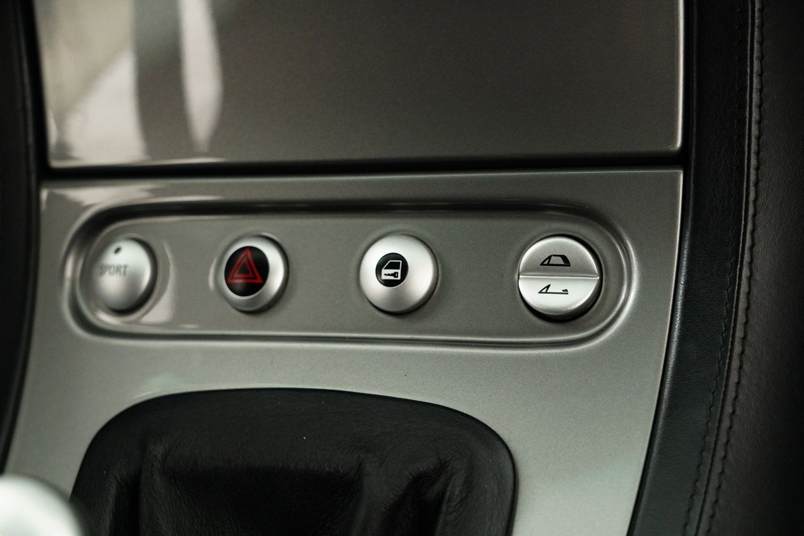 Used 2002 BMW Z8 image 28