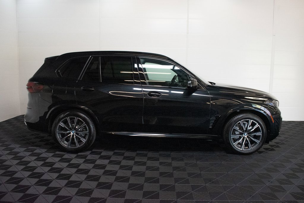 New 2026 BMW X5 xDrive50e w/ M Sport Package image 3