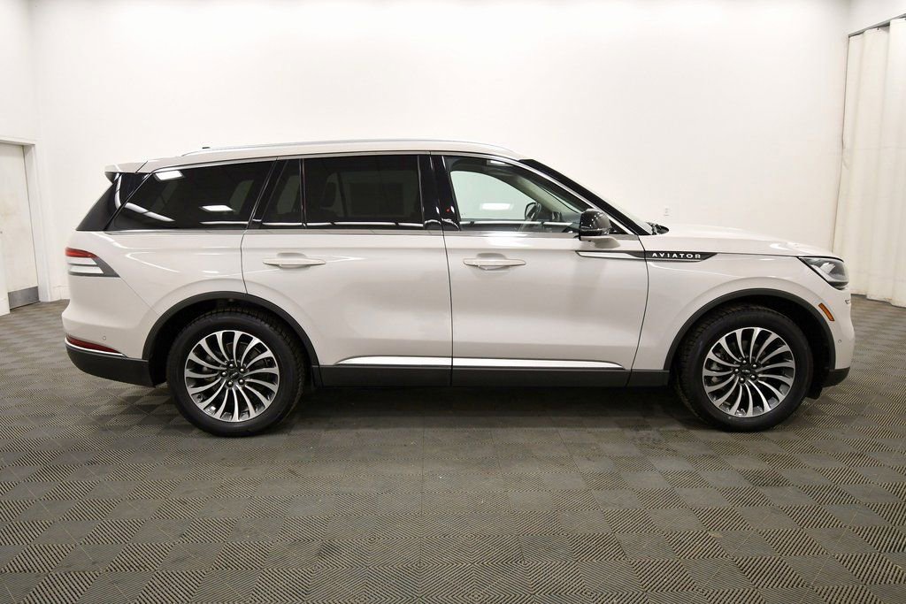 Used 2022 Lincoln Aviator Reserve w/ Elements Package Plus image 9