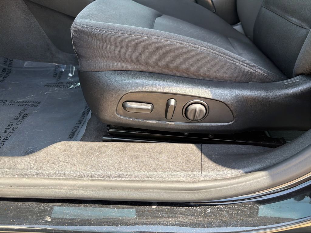 Used 2020 Chevrolet Malibu LT FWD image 19