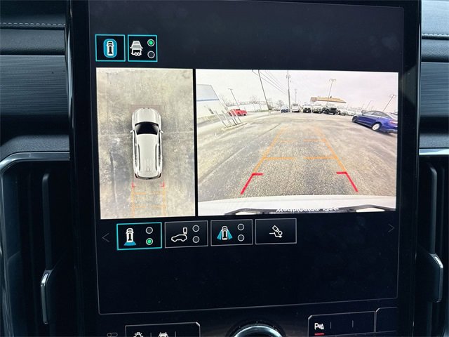 Used 2025 GMC Acadia Elevation image 17