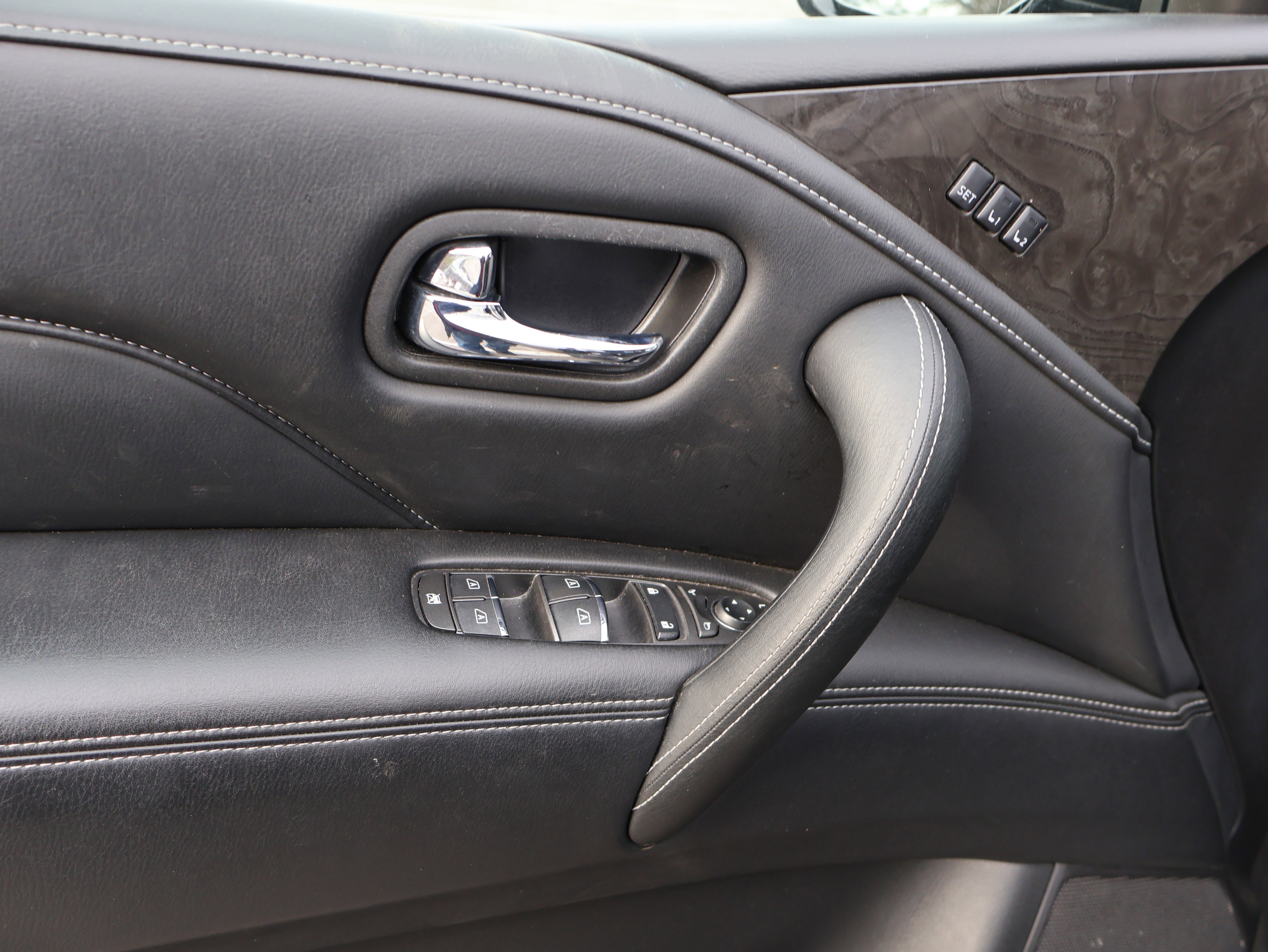 Used 2024 INFINITI QX80 Luxe image 30