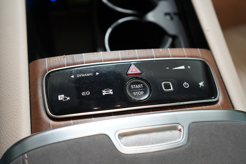 Used 2023 Mercedes-Benz EQS 580 4MATIC Sedan w/ Exclusive Trim Package image 26